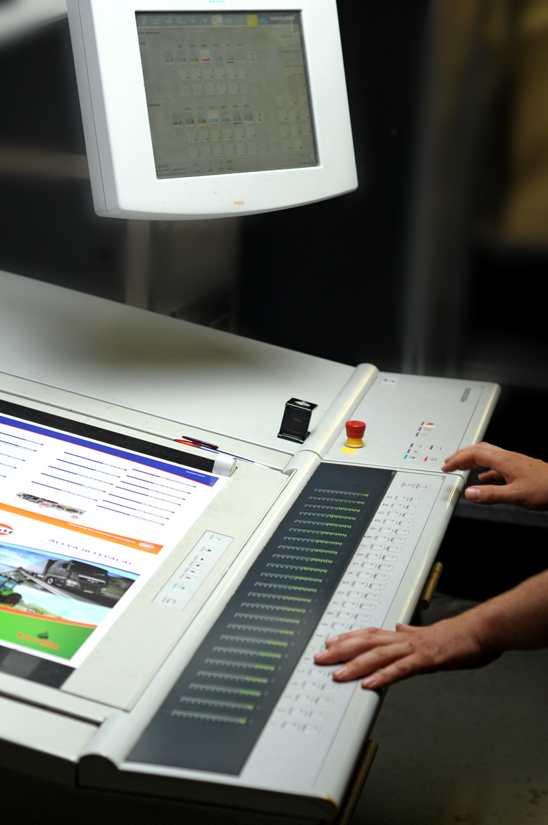 Color measurement and control Color measurement and control